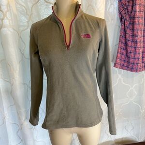 The North Face Women's Gray and Pink Quarter-Zip Fleece